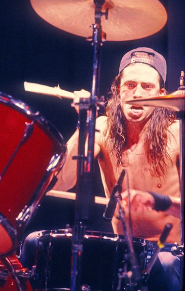 Dave Grohl on stage #Nirvana Dave Ghrol Drums, Dave Grohl Drums, Nirvana Pictures, David Grohl, Nirvana Art, Nothing Left To Lose, Foo Fighters Dave Grohl, Foo Fighters Dave, Gil Scott Heron