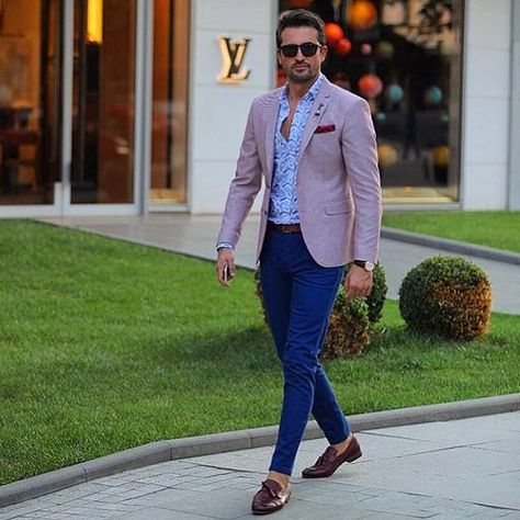 Medellin Outfit, Blazer Outfits Men, Formal Men Outfit, Mens Fashion Blazer, Lifestyle Shoes, Formal Mens Fashion, Designer Suits For Men, Fashion Influencer, Classy Men