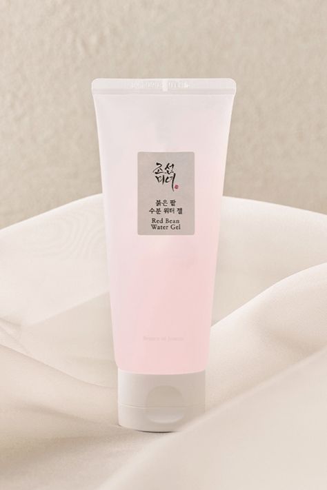 Discover the refreshing hydration of Beauty of Joseon Red Bean Water Gel! 🌸💧 This Korean skincare gem features a light gel consistency that deeply moisturizes without feeling greasy. Infused with red bean extract and a blend of three peptides, it works synergistically to nourish and revitalize your skin. Say hello to a hydrated, healthy complexion with this must-have gel! ✨ #BeautyOfJoseon #RedBeanWaterGel Beauty Of Joseon, Red Bean, Red Beans, Korean Skincare, Say Hello, Your Skin, It Works, Moisturizer, Skin Care