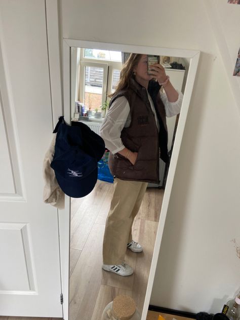 Matilda Djerf Djerf Avenue outfit adidas puffer gilet Outfit Adidas, Puffer Gilet, Djerf Avenue, Matilda Djerf, Adidas Outfit, Outfit Details, Matilda, Puffer, Mirror Selfie