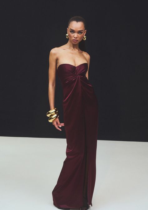 2024 Night Outfits, Glamorous Gowns, Bridal Reception Dress, Resort 2025, Fashion Archive, Bride Bachelorette, Ball Party, Bachelorette Party Bride, Party Inspo