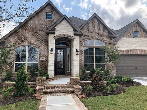 Brown Brick House Exterior, Brown Brick Houses, Board Motivation, Colonial House Exteriors, Brick Homes, Stone Exterior Houses, Exterior Houses, Home Styles Exterior, Mtv Cribs