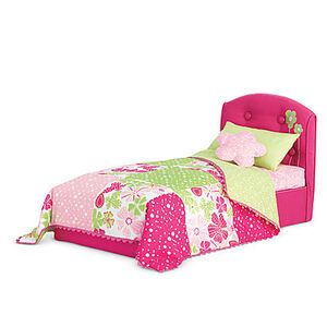 Magenta Bedding, Doll Furniture Plans, American Girl Doll Bed, American Girl Furniture, Baby Doll Bed, Girls Dollhouse, American Girl Doll Furniture, American Girl Doll Accessories, American Doll Clothes