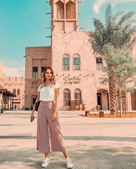 Dubai Women Outfits, Dubai Dressing Style, Dessert Outfit Women, Desert Outfits Women, Dubai Diaries, Dessert Outfit, Dubai Outfit, Desert Outfit, Qatar Travel