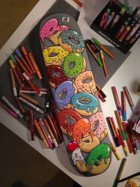 Graffiti On Skateboard, Sk8 Skateboard Design, Skateboard Art Design Ideas, Skateboard Design Ideas, Skateboard Painting Ideas, Painted Skateboard, Longboard Design, Skateboard Deck Art, Skateboard Art Design