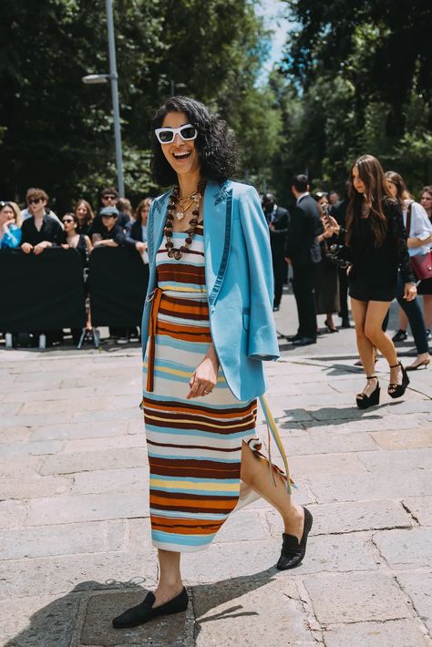 Milan Fashion Week Men, Light Blue Blazer, Colorful Summer Dresses, Fashion Week Trends, Milan Street Style, Spring 2025, Casual Day Outfits, The Best Street Style, Game Dresses