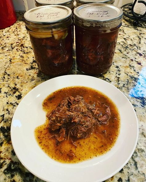 Mississippi Pot Roast In A Jar Mississippi Pot, Mississippi Pot Roast, Chic Living, Canning Recipes, In A Jar, Kitchen Art, Pot Roast, Country Kitchen, Chana Masala