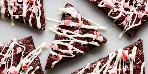 This Brownie Brittle Is All The Rich Chocolate Goodness You Need Desserts Red Velvet, Brownie Brittle Recipe, Healthy Christmas Treats, Brownie Brittle, Homemade Brownie, Best Christmas Desserts, Brittle Recipes, Easy Holiday Desserts, Homemade Brownies