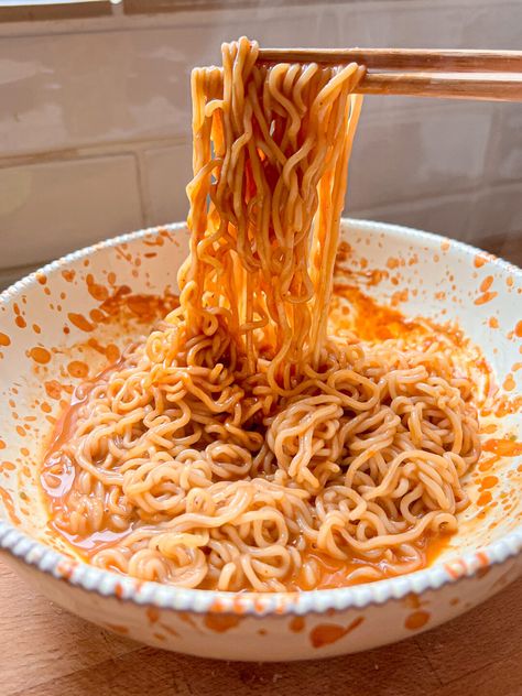 Butter Noodle Recipe, Vegan Gochujang, Gfdf Recipes, Peanut Butter Noodles Recipe, Easy Focaccia Recipe, Peanut Butter Noodles, Peanut Butter Ramen, Lazy Lunch, Lentils Recipes