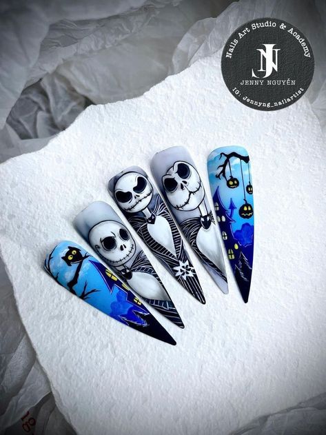 24+Halloween Nail Art Designs for Spooky Season 2023 Uñas Halloween Jack, Nightmare Before Christmas Nails Designs, Jack Skellington Nails, Halloween Nail Art Designs, Sanrio Halloween, Fun Halloween Nails, Nail Polish Art Designs, Nightmare Before Christmas Nails, Hallowen Party