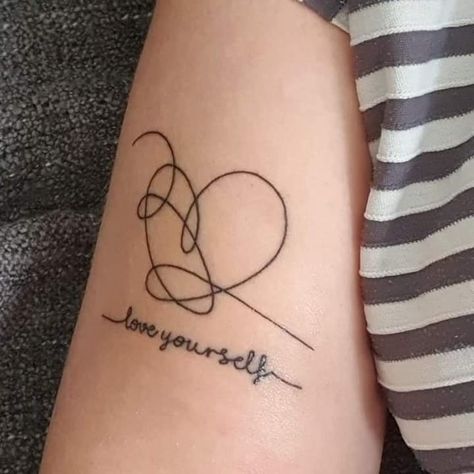 Borahae Tattoo, Love Yourself Tatuaje, Bts Heart Tattoo, Love Yourself Tattoos For Women, Bts Tattoo Designs, Bts Love Yourself Tattoo, Tattoo Love Yourself, Tattoos For Women Arm, Yourself Tattoo