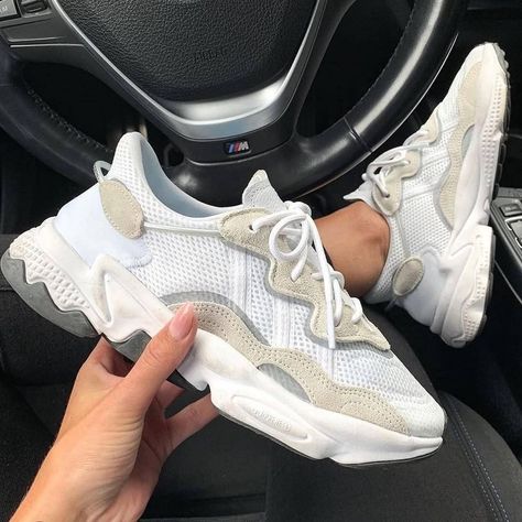 STYLERUNNER on Instagram: “When bigger is better, the chunky adidas Originals Ozweego in White fuses '90s and '00s styling into a futuristic design. 🤍👟 #stylerunner…” Adidas Chunky Sneakers, Adidas Ozweego White, Adidas Outfit Women, Adidas Originals Shoes, Adidas Ozweego, Adidas Originals Superstar, Shoes Sport, Adidas Outfit, Puma Shoes