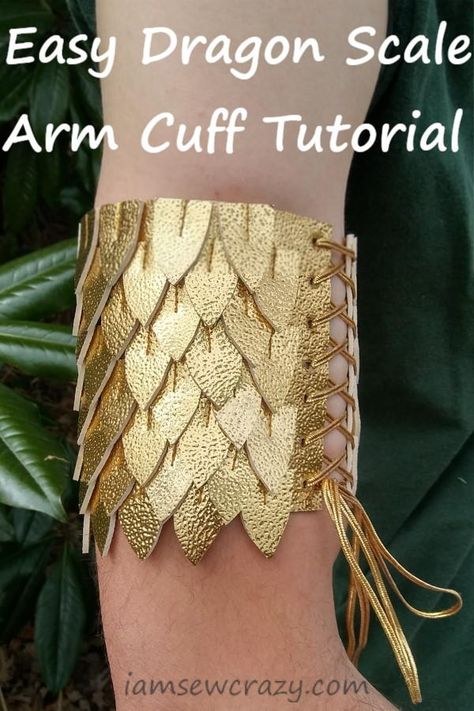 This dragon scale arm cuff is made from a surprising material that's inexpensive and easy to work with. It makes a great DIY fantasy accessory for cosplay, Halloween costumes, or kids’ dress-up, and it makes a really nice elegant-yet-dangerous addition to any medieval/renaissance outfits.   The sewing tutorial includes a FREE printable PDF sewing pattern to make things even easier!  You can round off the scales on the bottom to make a mermaid scale design, and the tutorial includes some tips abo Diy Dragon Costume, Make A Dragon, Ren Faire Costume, Easy Cosplay, Diy Kostüm, Fest Outfits, Dragon Costume, Kids Dress Up, Cosplay Tutorial