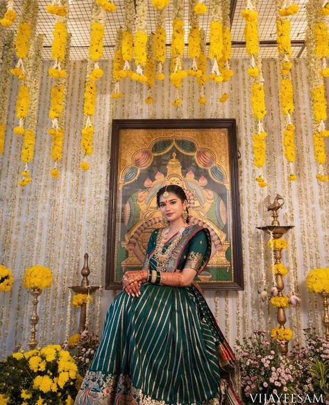 Pellikuthuru Background Decoration, Pellikuthuru Function Outfits, Pellikuturu Function Saree, Saree Ceremony, Haldi Ceremony Outfit, Saree Ideas, Indian Bride Outfits, Lehenga Designs Simple, Bride Photography Poses