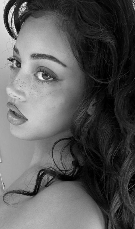 Cindy Kimberly Wallpaper, Kiara Falcone, Wolfie Cindy, Camorra Chronicles, Feminine Mystique, Protect Family, Cora Reilly, Cindy Kimberly, Chosen Family