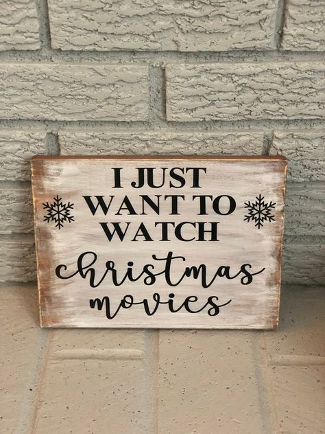 Holiday Movie Quotes, Christmas Pallet, Porch Boards, Wood Sign Christmas, Movies Christmas, Christmas Barn, Stain Techniques, Diy Crafts Christmas, Wedding Memorial Sign