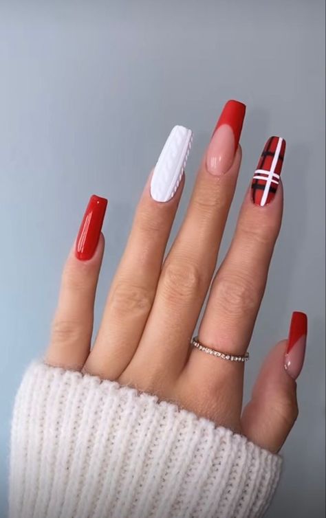 Coffin Holiday Nails, Christmas Nails Coffin, Plaid Nails, Winter Nails Acrylic, Christmas Gel Nails, Sweater Nails, Christmas Nails Acrylic, Long Square Acrylic Nails, Acrylic Nails Coffin Short