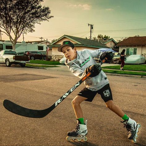 Street Hockey Aesthetic, Hockey Poses, Outside With Friends, October Books, Oc Aesthetic, Street Hockey, Kids Aesthetic, Field Hockey, Boys Playing