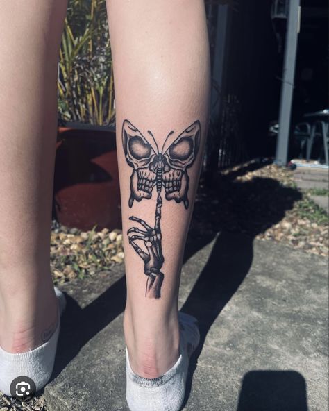 Skull Knee Cap Tattoo, Skull Tattoo Thigh, Knee Cap Tattoos Women, Skull Knee Tattoo, Butterfly Skull Tattoo, Knee Cap Tattoo, Cap Tattoo, Butterfly Skull, Tattoo Thigh