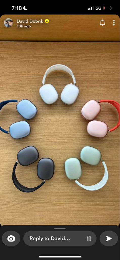 Head Phones Apple, Pink Apple Headphones, Iphone Headphones, Apple Headphones, Head Phones, Cute Headphones, Ear Phone, Apple Head, Apple Headphone