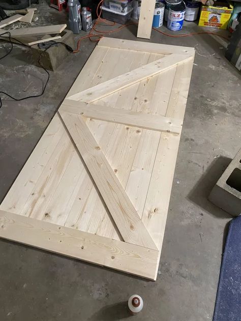 Barn Door Baby Gate, Closet Interior, Diy Baby Gate, Making Barn Doors, Barn Door In House, Building A Barn Door, Custom Barn Doors, Best Kitchen Design, Diy Sliding Barn Door