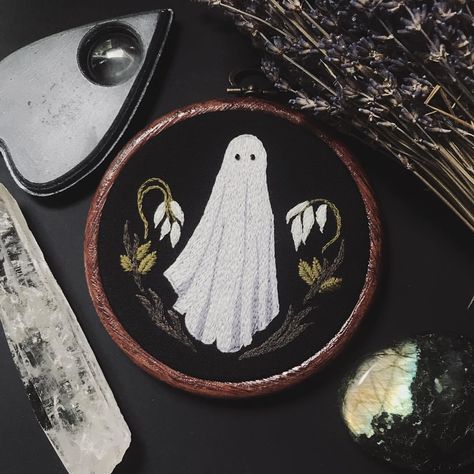 Trying to summon the spirit of autumn by making spooky sheet ghosts. 👻🖤 How To Embroider A Ghost, Scary Embroidery, Ghost Hand Embroidery, Ghost Embroidery Pattern, Spooky Embroidery Halloween, Sheet Ghosts, Ghost Embroidery, Embroider Ideas, Sheet Ghost