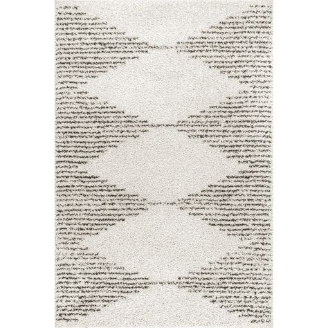 Modern, edgy style combined with traditional Moroccan accents make this rug shine. This rug boasts a cozy shag pile perfect for your bedroom or low traffic living room. nuLOOM Scarlette 5 x 8 Off white Indoor Geometric Area Rug in Off-White | GCDX09A-53077 Rug In Front Of Mirror, White Modern Rug, In Front Of Mirror, Diamond Rug, Mens Office, Cozy Rugs, Dark Grey Rug, Diamond Rugs, Affordable Rugs