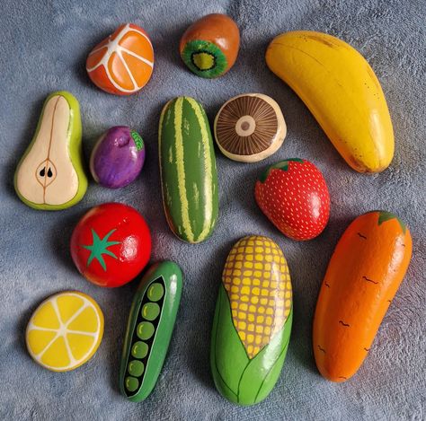 Diy Rock Art, Stone Art Painting, Painted Rocks Kids, Rock And Pebbles, Painted Rocks Diy, Mud Kitchen, Rock Painting Patterns, Paint Rock, Rock Painting Designs