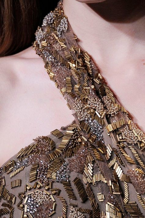 2010 Couture, Couture Embellishment, Elie Saab Haute Couture, Haute Couture Embroidery, Tambour Beading, Pola Manik, Haute Couture Details, Elie Saab Couture, Motifs Perler