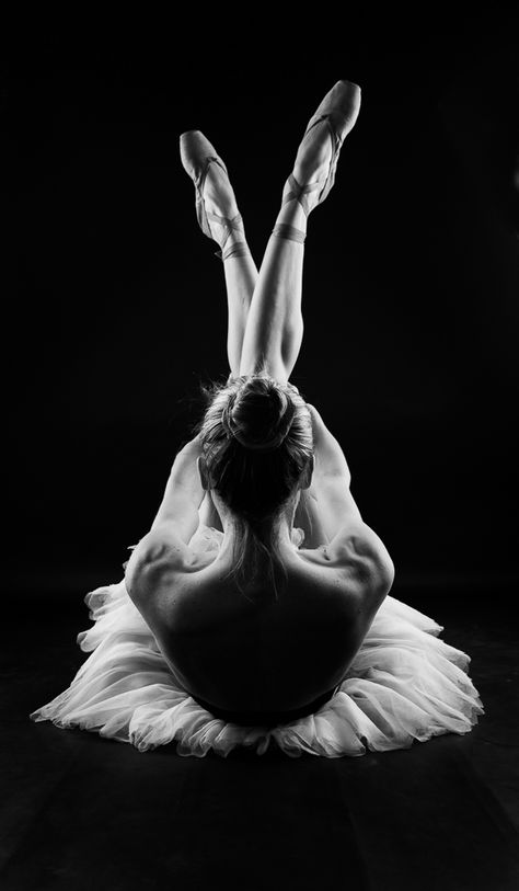 Dance Photography Poses, Ballet Poses, Ballet Inspiration, Ballet Art, Ballet Photos, Foto Tips, Ballet Photography, Ballet Beautiful, Dance Photos