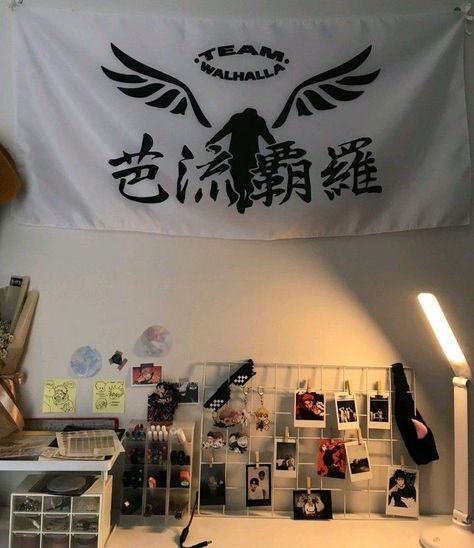 Tokyo Revengers Room Decor, Tokyo Revengers Room, Anime Wall Ideas, Anime Room Decor, Anime Bedroom Ideas, Otaku Room, Anime Decor, Pinterest Room Decor, Study Room Decor