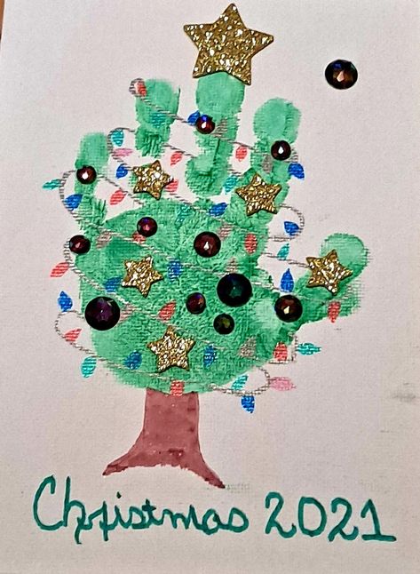 Handprint Christmas Tree Card, Christmas Handprint Pictures, Handprint Tree Christmas, Handprint Christmas Tree Craft, Christmas Tree Handprint Art, Finger Print Christmas Tree, Toddler Christmas Painting, Tree Handprint Craft, Toddler Christmas Art