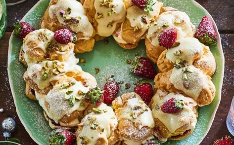 Pastry Wreath, Choux Recipe, White Chocolate Sauce, Vanilla Filling, Fruit Compote, Melting White Chocolate, Choux Pastry, Tis The Season To Be Jolly, Festive Tables