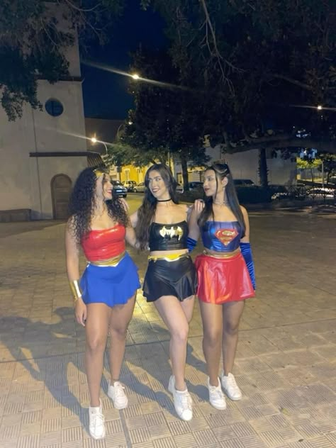 Super Hero Outfits For Women, Halloween Costumes Marvel, Halloween Costumes Baddie, Marvel Halloween Costumes, Superhero Halloween Costumes, Costume Couples, Trio Costumes, Halloween Duos, Halloween Halloween Costumes