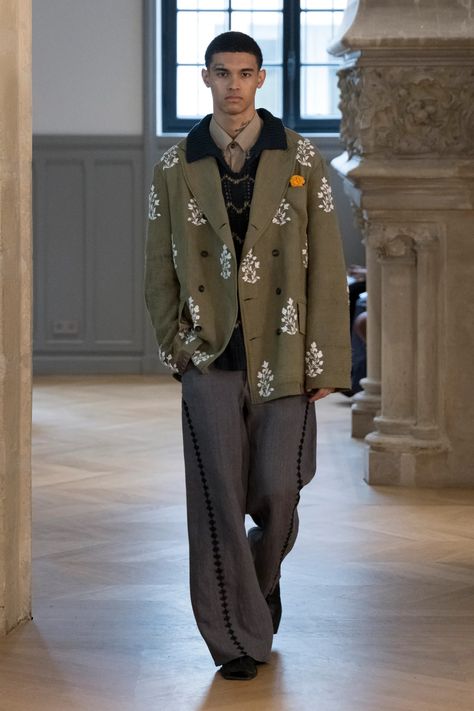 Kartik Research Spring 2025 Menswear Fashion Show | Vogue Paris Fashion Week Men, Menswear Runway, Fashion Corner, Men Fashion Show, Show Collection, Menswear Fashion Show, Paris Outfits, Kinds Of Clothes, June 2024