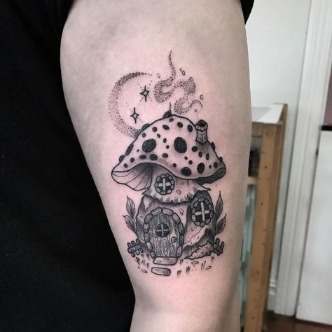 Butts Tattoo, Piercing Inspiration, Fairy Tattoo Designs, Mushroom Tattoos, Sharpie Tattoos, Sweet Tattoos, Tattoo Artwork, Fairy Tattoo, Awesome Tattoos