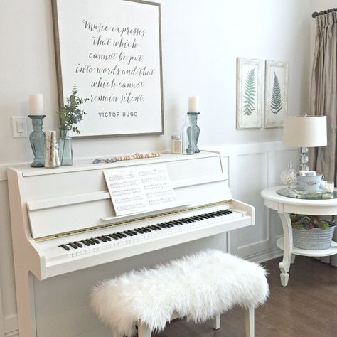 HOW I PAINTED MY PIANO WITH FUSION MINERAL PAINT - Willow Bloom Home Piano Styling, Piano Room Decor, Piano Living Rooms, Painted Pianos, Piano Decor, White Piano, Fusion Paint, Piano Room, Casa Vintage