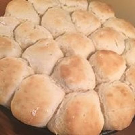 An Alabama grandma's biscuit tutorial went viral, and now we can enjoy even more cooking lessons Biscuits From Scratch, Homemade Biscuits Recipe, Homemade Buttermilk Biscuits, Buttermilk Biscuits Recipe, Grandma Cooking, Flaky Biscuits, Biscuit Bread, This Is The Day, Homemade Buttermilk