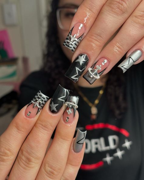 ⛓️⛓️🖤 - if you’re seeing this dm @nails.bydaya_ to book an appt 🤍 - - - - - - - - - - - - #whitefrenchnails #blackandsilvernails #blackandsilver #3dnailartdesign #3dchromenails #silverchrome #frenchtips #longnails #silverchromenails #whiteandsilvernails #fyp #gelxnails #gelxnailtech #bptnailtech #ctnailtech #ctnails #bptnails #bridgeportnails #bridgeportct #bridgeportnailtech #bridgeportctnailtech #bridgeportctnails #beginner #notaprofessional #justforfun #nailart #naildesigns #nailinspo #n... Gray And Black Nails, Black White And Silver Nails, White French Nails, 3d Nail Art Designs, White And Silver Nails, Silver Nails, Chrome Nails, Black Nails, Nail Tech