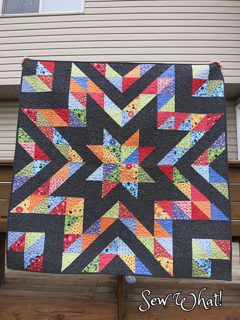 Lauren's Baby Quilt by eklundjen, via Flickr Hopscotch Quilt, Hst Quilt, Hst Quilts, Half Square Triangle Quilts Pattern, Charm Pack Quilt Patterns, Triangle Quilt Pattern, Scrap Projects, Charity Quilts, Sewing Quilts