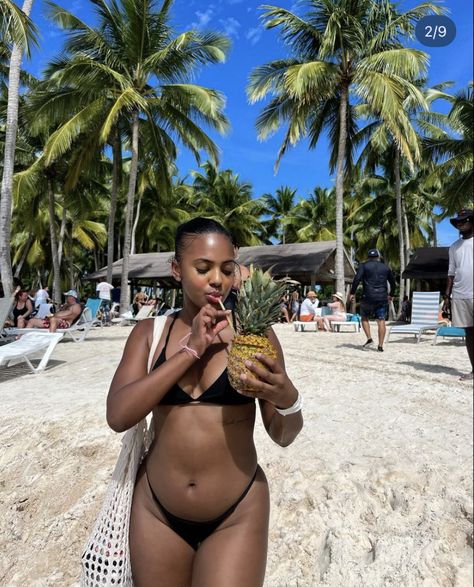 black girl on vacation in punta cana on the beach || black girl in the dominican republic || nadiaduartex on ig Dominican Republic Black Women, Afro Latina Women Dominican Republic, Dominican Republic Aesthetic, Dominican Girl, Dominican Republic Punta Cana, Vacay Fits, Holiday Inspo, Punta Cana Dominican Republic, Saved Pins