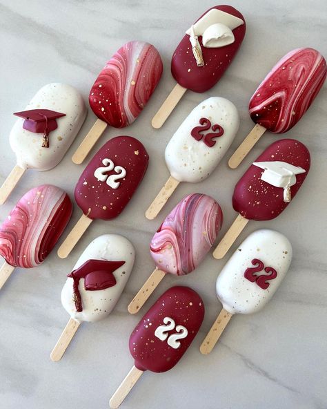 Cakesicles Ideas For Wedding, Red And White Cakesicles, Graduation Cakecicle, Bachelorette Party Treats Desserts, Graduation Cake Popsicles, Cakesicles Flavors, Graduation Cakesicles Ideas, Cake Popsicles Design, Teacher Cakesicles