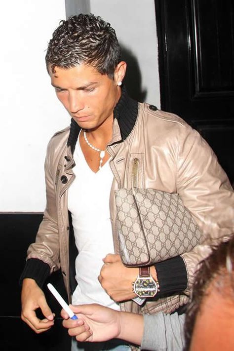 Cristiano Ronaldo Fashion, Cr7 Style, Ronaldo Fashion, World Best Football Player, Ronaldo Style, Ronaldo Pictures, Cristiano Ronaldo Style, Cr7 Jr, Cristino Ronaldo