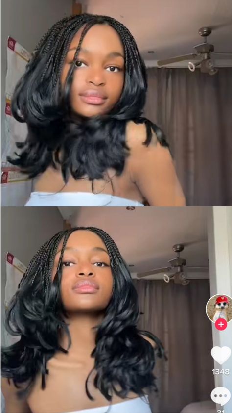 Box Braids Curtain Bangs, Braids With Wolfcut, French Curls Braids Layered Short, Layerd Braids For Black Women, Layered Braids With Bangs, Curtain Bangs Box Braids, Layered Braids Tutorial, Bangs On Braids, Creative Protective Hairstyles