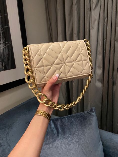 Zara Bags Handbags, Hand Bag Aesthetic, Tas Zara, Zara Shoulder Bag, Zara Purse, Zara Bag, Bag Zara, Zara Handbags, Chain Purse