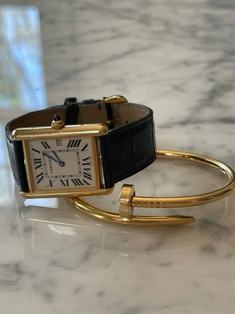 Gold Cartier Watch, Watch Aesthetic, Cartier Watches Women, Bracelet Cartier, Dope Jewelry Accessories, Hamptons Coastal, Classy Watch, Vintage Watches Women, Cartier Watch