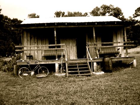 Mississippi Delta Mississippi Delta Photography, Greenville Mississippi, Clarksdale Mississippi, Delta House, Mississippi Delta, The Simple Life, Southern Gothic, Blue Art, Simple Life