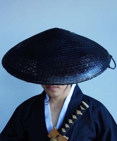 Samurai Hat, Japanese Hat, Oni Samurai, Chinese Hat, Armor Cosplay, Hat Cosplay, Bamboo Hats, Asian Clothing, People Poses