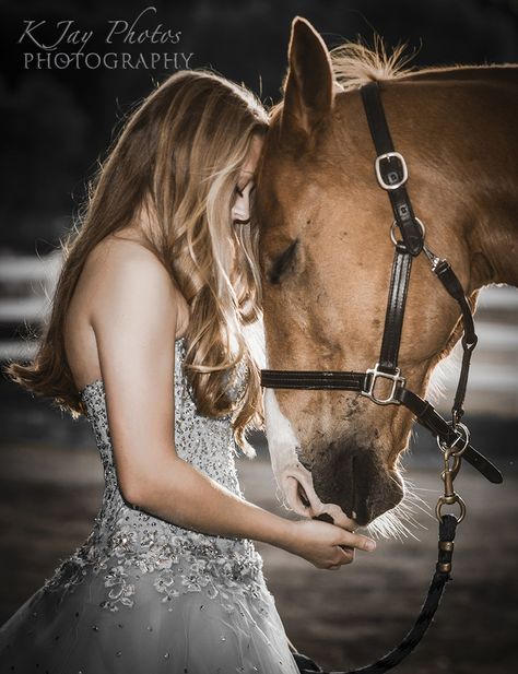 Senoir portraits with horses | senior portrait packages madison wi | K Jay Photography in Madison ... Portraits With Horses, Horse Photoshoot Ideas, Horse Senior Pictures, Horse Photography Poses, Creative Senior Pictures, Foto Cowgirl, Pictures With Horses, Prom Photography, Horse Portrait