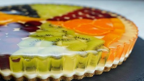 Today, I made a fruit jelly tart filled with fresh fruits in sweet and fragrant honey jelly. The ...